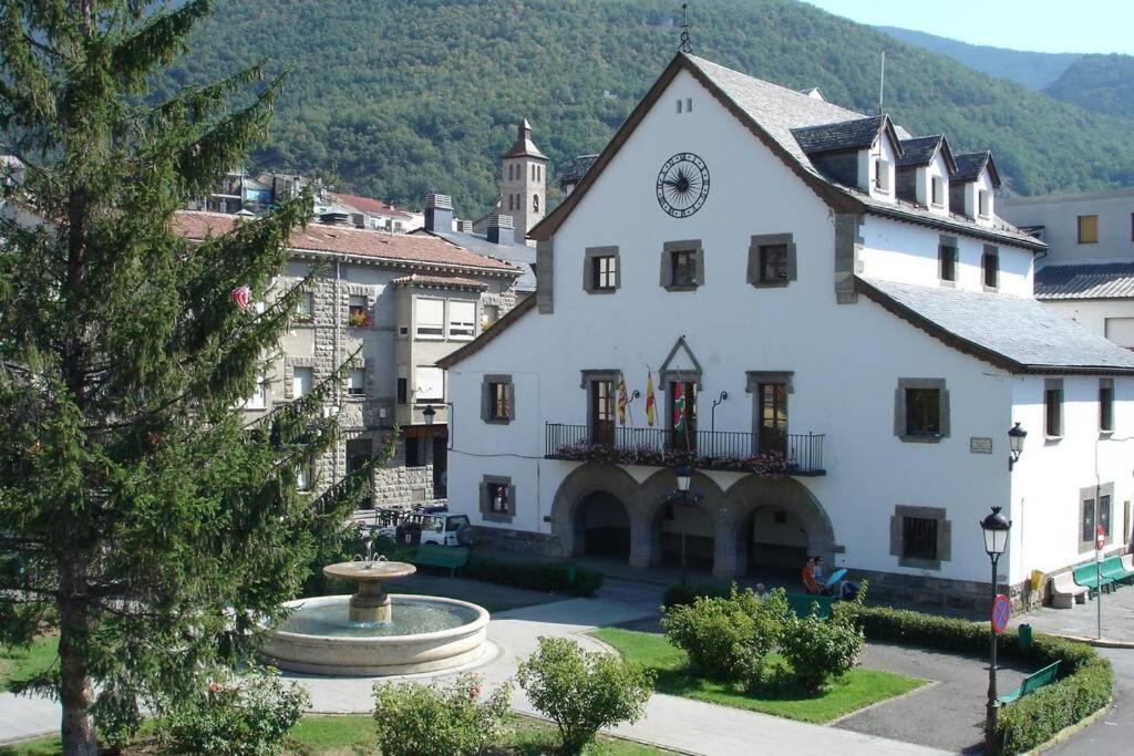 Atico En Biescas Con Piscina, Chimenea Y Garaje Apartment Exterior foto